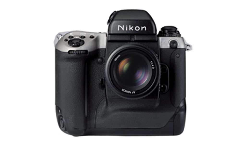 Debut of Nikon F5 | Camera Chronicle | Nikon Consumer